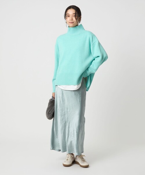 green label relaxing(グリーンレーベルリラクシング)の「サテン ナロー スカート(スカート・レディース・ブラック/ブラウン/オフホワイト/モカ/ライトブルー・38/36)」の14枚目の写真