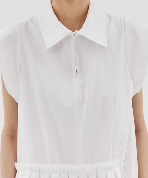 STUDIOUS(ステュディオス)の「【STUDIOUS/ステュディオス】Asymmetry pleats one-piece/アシンメトリープリーツワンピース/シャツワンピ(ワンピース・レディース・ホワイト/ブラック・2/1)」の3枚目の写真