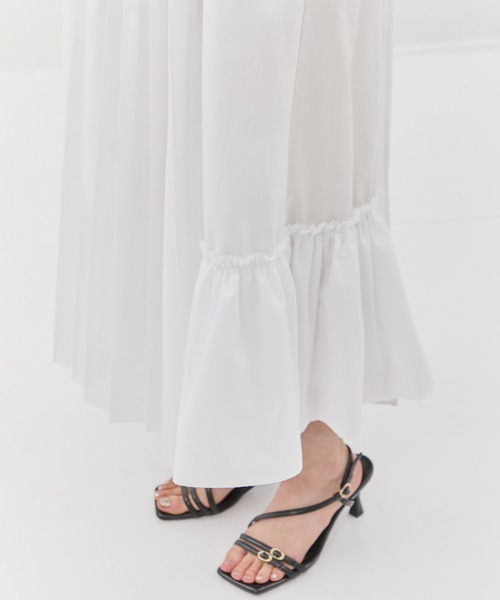 STUDIOUS(ステュディオス)の「【STUDIOUS/ステュディオス】Asymmetry pleats one-piece/アシンメトリープリーツワンピース/シャツワンピ(ワンピース・レディース・ホワイト/ブラック・2/1)」の6枚目の写真