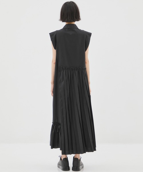 STUDIOUS(ステュディオス)の「【STUDIOUS/ステュディオス】Asymmetry pleats one-piece/アシンメトリープリーツワンピース/シャツワンピ(ワンピース・レディース・ホワイト/ブラック・2/1)」の13枚目の写真