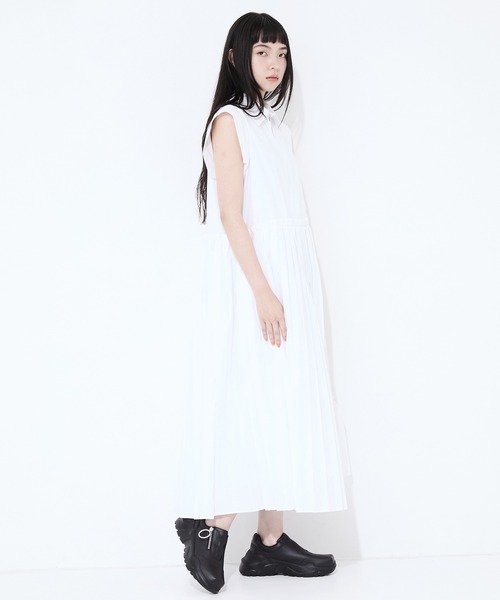 STUDIOUS(ステュディオス)の「【STUDIOUS/ステュディオス】Asymmetry pleats one-piece/アシンメトリープリーツワンピース/シャツワンピ(ワンピース・レディース・ホワイト/ブラック・2/1)」の16枚目の写真