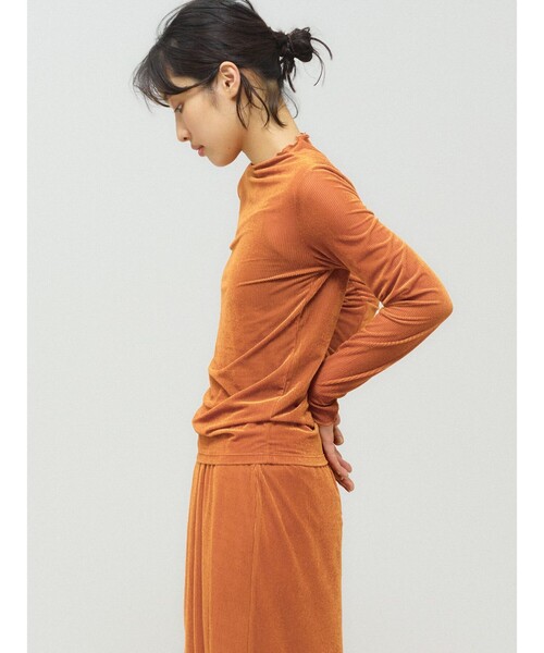 MIDIUMISOLID（ミディウミソリッド）の「MIDIUMISOLID for Ladies シアーベロアリブトップス（Tシャツ/カットソー・レディース・ブラック/ネイビー/オレンジ・FREE）」の9枚目の写真