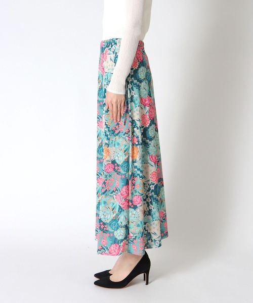 Three Four Time(スリーフォータイム)の「レトロフラワープリントスカート(スカート・レディース・グリーン・FREE)」の6枚目の写真