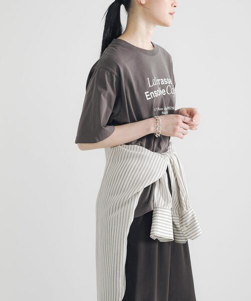 URBAN RESEARCH（アーバンリサーチ）の「グラフィックスーベニアTシャツ（Tシャツ/カットソー・レディース・オフホワイト/ブラック系その他/ホワイト系その他・FREE）」の5枚目の写真