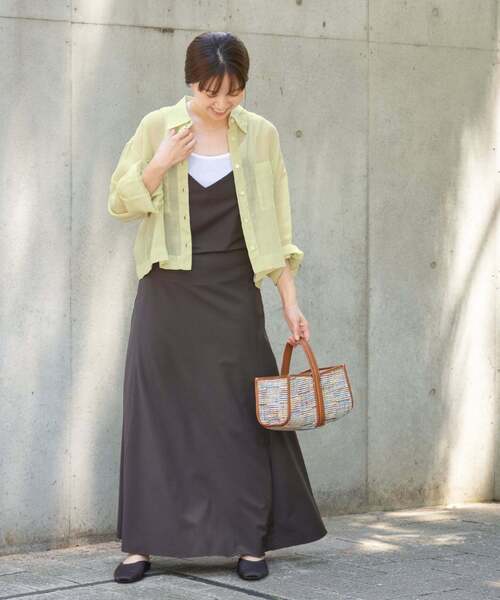 IENA（イエナ）の「ラミーショートシャツ（シャツ/ブラウス・レディース・イエロー/ホワイト/ブラウン/スカイブルー・FREE）」の11枚目の写真