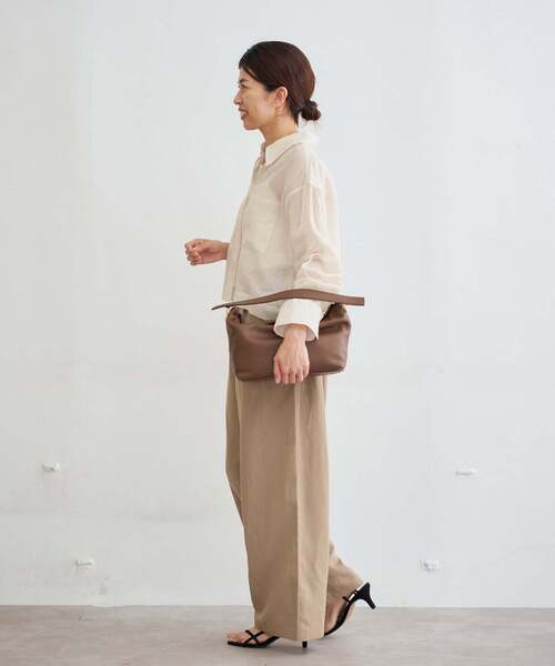 IENA（イエナ）の「ラミーショートシャツ（シャツ/ブラウス・レディース・イエロー/ホワイト/ブラウン/スカイブルー・FREE）」の16枚目の写真