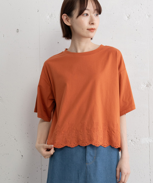 POU DOU DOU（プードゥドゥ）の「裾スカラップ刺繍プルオーバー（Tシャツ/カットソー・レディース・オフホワイト/ブラック/オレンジ・M）」の3枚目の写真