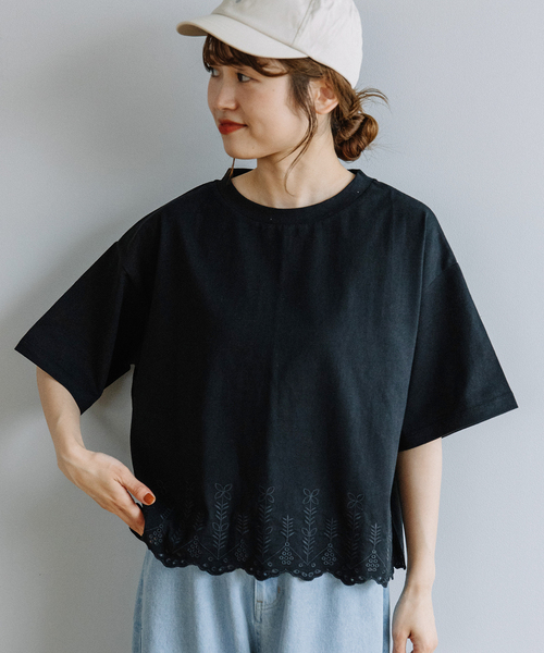 POU DOU DOU（プードゥドゥ）の「裾スカラップ刺繍プルオーバー（Tシャツ/カットソー・レディース・オフホワイト/ブラック/オレンジ・M）」の2枚目の写真