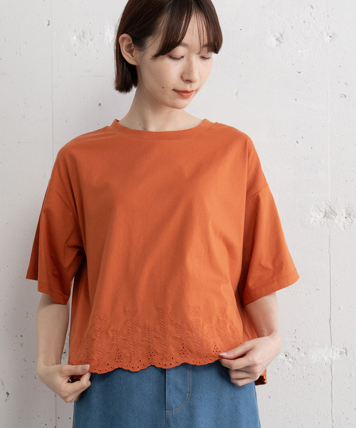 POU DOU DOU（プードゥドゥ）の「裾スカラップ刺繍プルオーバー（Tシャツ/カットソー・レディース・オフホワイト/ブラック/オレンジ・M）」の5枚目の写真