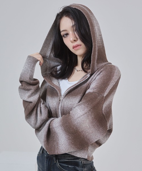 ENVYM（アンビー）の「グラデーションボーダーニットフーディー（カーディガン/ボレロ・レディース・ブラック/ネイビー/ブラウン・FREE）」の21枚目の写真