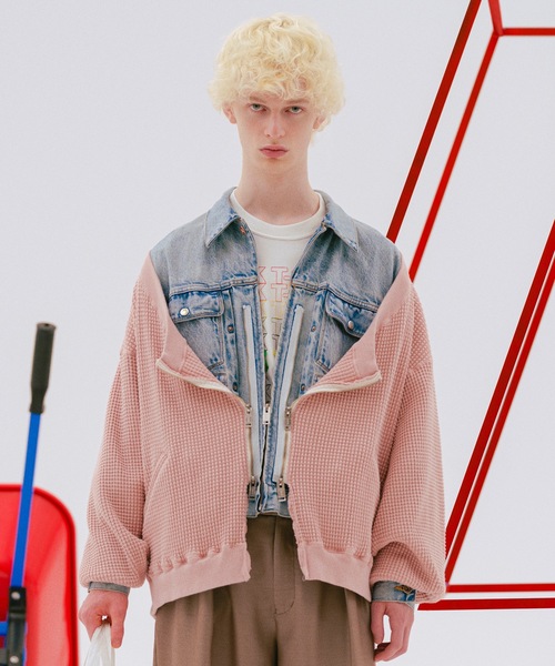 amok(アモク)の「TWO-IN-ONE SWEAT(パーカー・メンズ・ピンク/ブラック・S/L/M)」の2枚目の写真