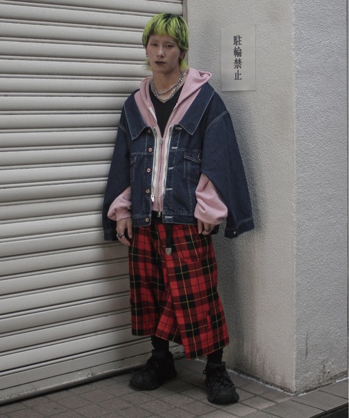 amok(アモク)の「TWO-IN-ONE SWEAT(パーカー・メンズ・ピンク/ブラック・S/L/M)」の15枚目の写真