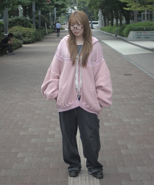 amok(アモク)の「TWO-IN-ONE SWEAT(パーカー・メンズ・ピンク/ブラック・S/L/M)」の22枚目の写真