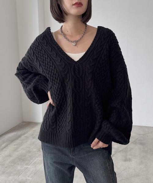 PAGEBOY（ページボーイ）の「＜自宅で洗える！＞WEB限定/ケーブルVネックプルオーバー（ニット/セーター・レディース・ブラック/オフホワイト/ブルー/ブラウン/グリーン/レッド/ベージュ・FREE）」の16枚目の写真