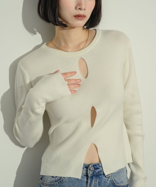 NEUNA（ヌナ）の「フロントオーバルニットトップス（ニット/セーター・レディース・ブラック/ネイビー/オフホワイト/グレー・FREE）」の2枚目の写真