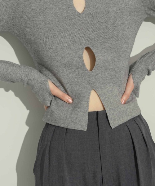 NEUNA（ヌナ）の「フロントオーバルニットトップス（ニット/セーター
