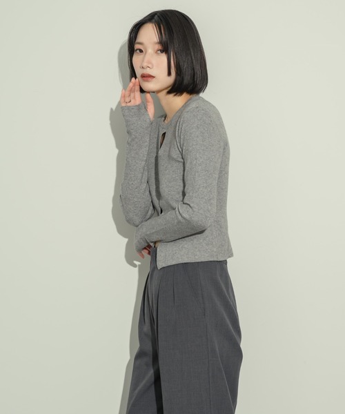 NEUNA（ヌナ）の「フロントオーバルニットトップス（ニット/セーター・レディース・ブラック/ネイビー/オフホワイト/グレー・FREE）」の21枚目の写真