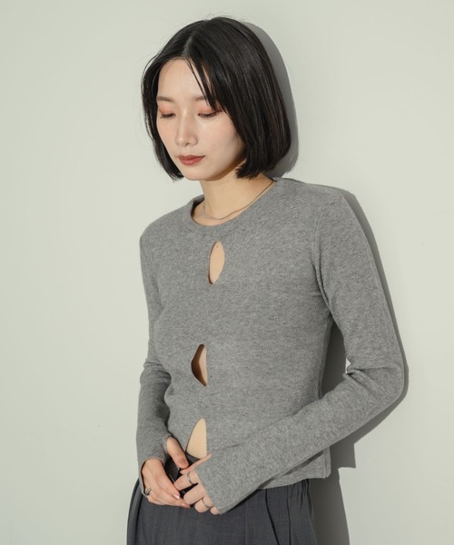 NEUNA（ヌナ）の「フロントオーバルニットトップス（ニット/セーター・レディース・ブラック/ネイビー/オフホワイト/グレー・FREE）」の19枚目の写真