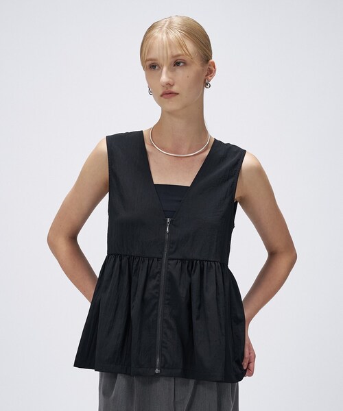 cloenc（クロエンス）の「【セットアップ／手洗い可】ペプラムZIPジレ（ベスト・レディース・ブラック/カーキ・02）」の11枚目の写真