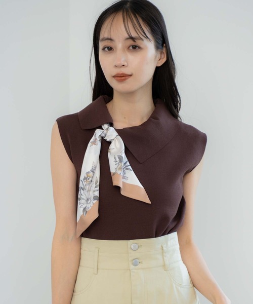 NOELA(ノエラ)の「スカーフ付きアシメカラーニット(ニット/セーター・レディース・ベージュ/ブラウン/ブルー・フリー)」の1枚目の写真