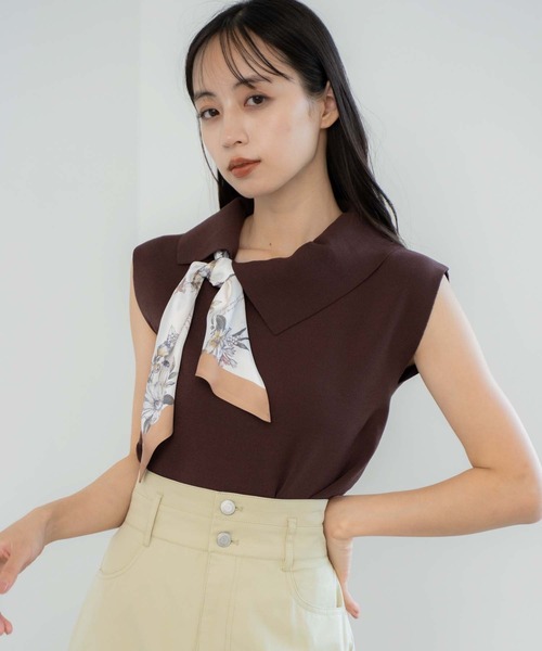 NOELA(ノエラ)の「スカーフ付きアシメカラーニット(ニット/セーター・レディース・ベージュ/ブラウン/ブルー・フリー)」の7枚目の写真