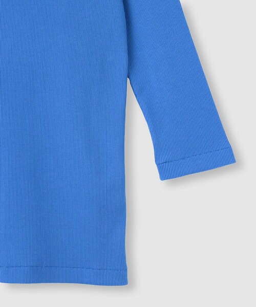 allureville(アルアバイル)の「テレコ3/4スリーブボートネックプルオーバー(Tシャツ/カットソー・レディース・オフホワイト/グレイッシュベージュ/ブルー/ダークブラウン・2)」の9枚目の写真