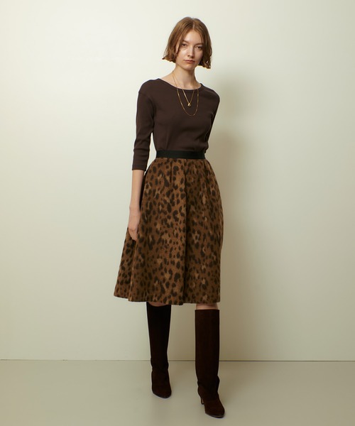 allureville(アルアバイル)の「テレコ3/4スリーブボートネックプルオーバー(Tシャツ/カットソー・レディース・オフホワイト/グレイッシュベージュ/ブルー/ダークブラウン・2)」の18枚目の写真