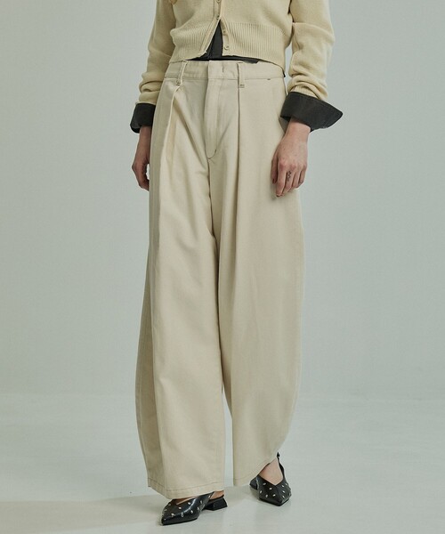 PUBLIC TOKYO(パブリックトウキョウ)の「PUBLIC CURVE CHINO(チノパンツ・レディース・ホワイト/ベージュ・2/1)」の8枚目の写真