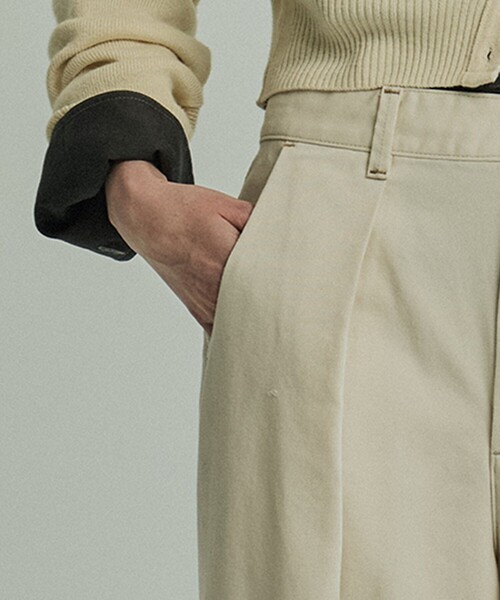 PUBLIC TOKYO(パブリックトウキョウ)の「PUBLIC CURVE CHINO(チノパンツ・レディース・ホワイト/ベージュ・2/1)」の18枚目の写真