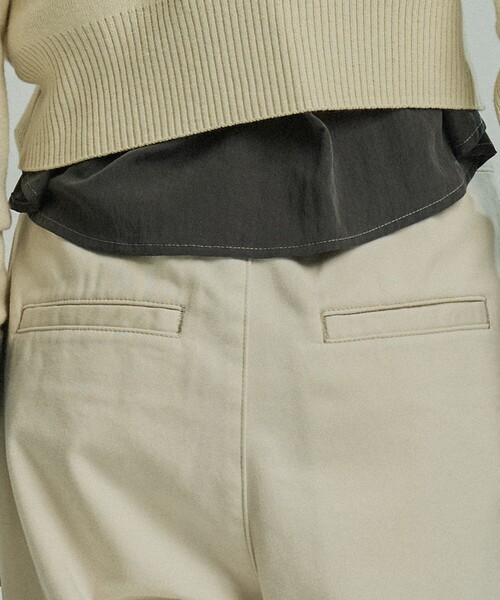 PUBLIC TOKYO(パブリックトウキョウ)の「PUBLIC CURVE CHINO(チノパンツ・レディース・ホワイト/ベージュ・2/1)」の19枚目の写真