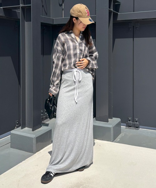 ISOOK（アイスー）の「【ISOOK / アイスー】チェックオーバーサイズシャツ / チェックシャツ メンズライク ビックサイズ ルーズ 長袖 グレー ベージュ ブルー 冷房対策 日差し対策 羽織り ZOZOTOWN限定（シャツ/ブラウス・レディース・チャコールグレー/ブルー/ベージュ・FREE）」の14枚目の写真