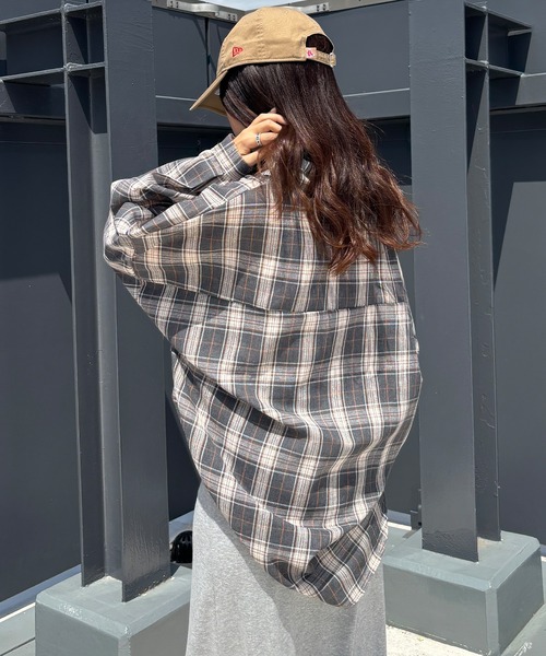 ISOOK（アイスー）の「【ISOOK / アイスー】チェックオーバーサイズシャツ / チェックシャツ メンズライク ビックサイズ ルーズ 長袖 グレー ベージュ ブルー 冷房対策 日差し対策 羽織り ZOZOTOWN限定（シャツ/ブラウス・レディース・チャコールグレー/ブルー/ベージュ・FREE）」の13枚目の写真