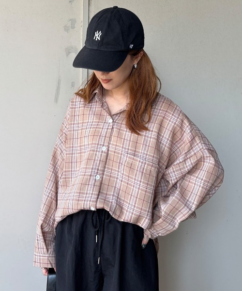 ISOOK（アイスー）の「【ISOOK / アイスー】チェックオーバーサイズシャツ / チェックシャツ メンズライク ビックサイズ ルーズ 長袖 グレー ベージュ ブルー 冷房対策 日差し対策 羽織り ZOZOTOWN限定（シャツ/ブラウス・レディース・チャコールグレー/ブルー/ベージュ・FREE）」の20枚目の写真