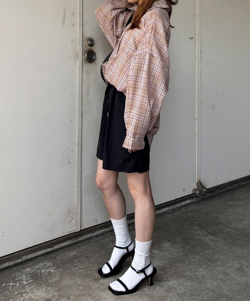 ISOOK（アイスー）の「【ISOOK / アイスー】チェックオーバーサイズシャツ / チェックシャツ メンズライク ビックサイズ ルーズ 長袖 グレー ベージュ ブルー 冷房対策 日差し対策 羽織り ZOZOTOWN限定（シャツ/ブラウス・レディース・チャコールグレー/ブルー/ベージュ・FREE）」の21枚目の写真