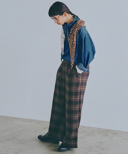 studio CLIP（スタディオクリップ）の「ストレートイージーパンツ[プチ・プラスサイズあり]（その他パンツ・レディース・ネイビー/カーキ/ベージュ/その他2/その他3/その他1/その他7・X-LARGE/SMALL/MEDIUM/LARGE/XX-LARGE/XXX-LARGE/PF）」の19枚目の写真