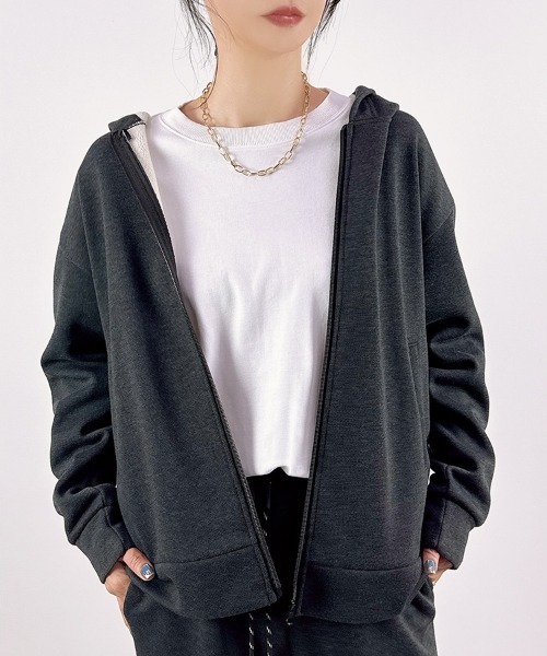 CLOTHY(クロシィ)の「【あったか裏ボアシリーズ】セットアップ対応!裏ボアフルジップパーカー(パーカー・レディース・チャコールグレー/ライトグレー/グレー・MEDIUM/LARGE)」の2枚目の写真