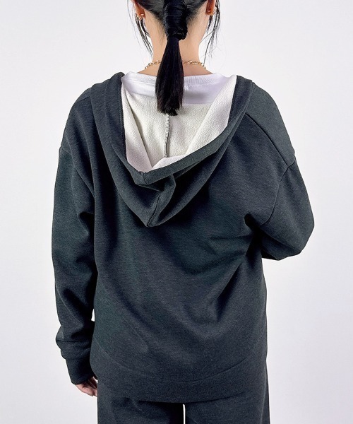 CLOTHY(クロシィ)の「【あったか裏ボアシリーズ】セットアップ対応!裏ボアフルジップパーカー(パーカー・レディース・チャコールグレー/ライトグレー/グレー・MEDIUM/LARGE)」の17枚目の写真