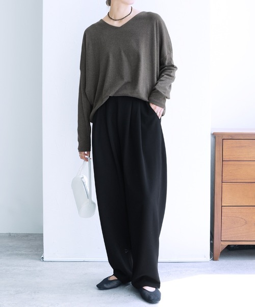 reca（レカ）の「ドルマンスリーブＶネックＴシャツ（Tシャツ/カットソー・レディース・ブラック/オフホワイト/バーガンディー/チャコール・M/L）」の8枚目の写真