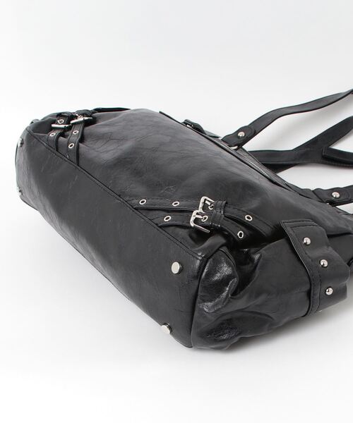 .KOM(ドットコム)の「A'GEM/9 × .kom 『.KOM/ドットケーオーエム』 Belted Faux Leather Tote Bag/ベルトデザイン エコレザートートバッグ(トートバッグ・レディース・ブラック・FREE)」の11枚目の写真