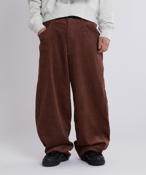 WHO'S WHO gallery(フーズフーギャラリー)の「KOOKYN コーデュロイカーブパンツ(その他パンツ・メンズ・ブラック/ブラウン/ネイビー・FREE)」の3枚目の写真