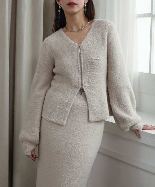 Elishe（エリシェ）の「ダブルジップフラッフィーニット（カーディガン/ボレロ・レディース・ブラック/ピンク/ベージュ・FREE）」の2枚目の写真