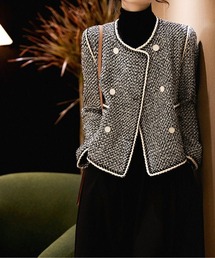 AMAJI（アマジ）の「パイピングダブルボタンノーカラーツイードジャケット（ノーカラージャケット）」