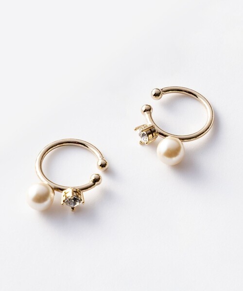 J.PRESS(ジェイプレス)の「【WEB限定・2way・2set】パールビジュー イヤカフ リング(イヤリング・レディース・ゴールド系/シルバー系・F)」の5枚目の写真