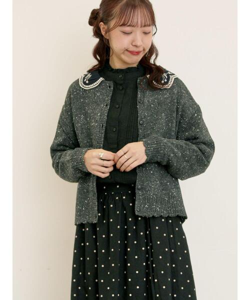 Samansa Mos2(サマンサ モスモス)の「【マカベアリス×Samansa Mos2】刺繍カーディガン(カーディガン/ボレロ・レディース・ベージュ/チャコールグレー/モカ・F)」の2枚目の写真