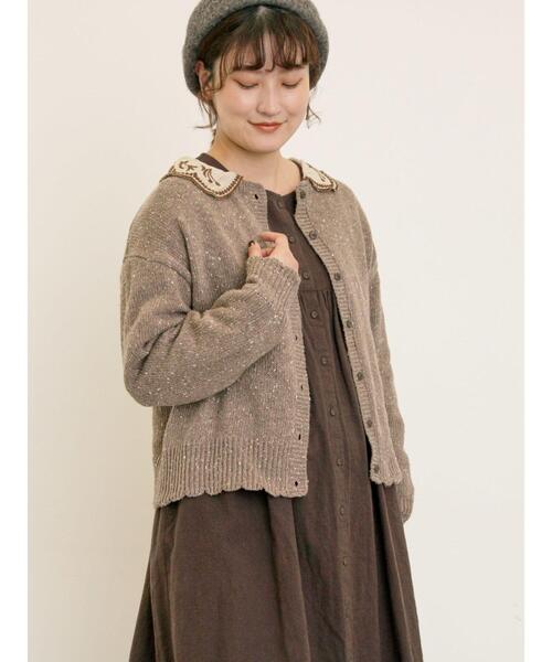 Samansa Mos2(サマンサ モスモス)の「【マカベアリス×Samansa Mos2】刺繍カーディガン(カーディガン/ボレロ・レディース・ベージュ/チャコールグレー/モカ・F)」の3枚目の写真