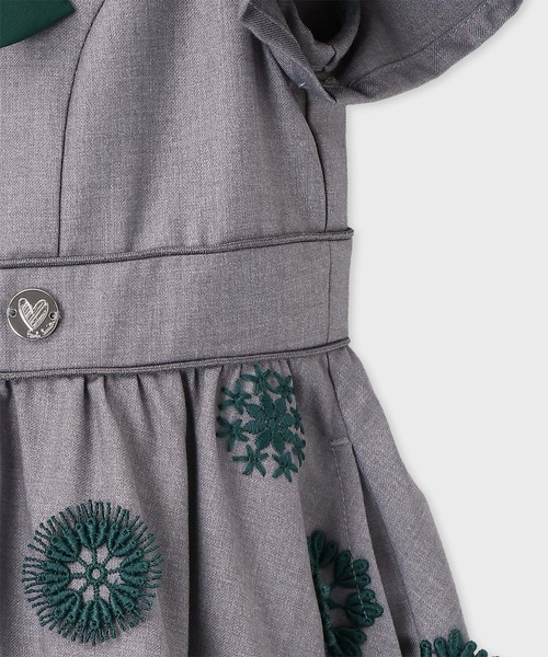 Paul Smith JUNIOR（ポールスミスジュニア）の「ガールズ 3Dフローラルエンブロイダリー ワンピース / 893163 4153601（ワンピース・キッズ・ブラック/グレー・150cm/140cm/130cm/120cm/110cm）」の7枚目の写真