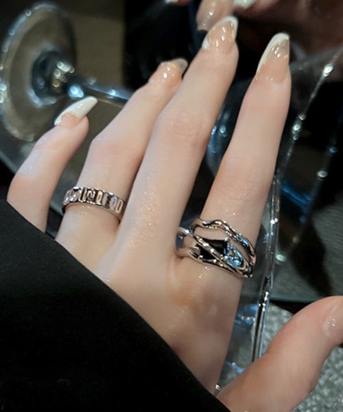 tunee（チュニー）の「【446676】ブラックポイントリング2個セット(RZ)（リング・レディース・シルバー系1/シルバー系2・FREE）」の6枚目の写真