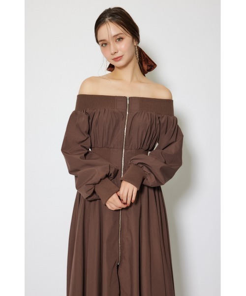 rienda(リエンダ)の「MA-1オフショルロングスリーブワンピース 秋服 冬服(ワンピース・レディース・ブラウン/アイボリー/ブラック・SMALL/MEDIUM)」の5枚目の写真