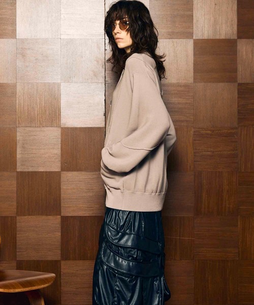 MAISON SPECIAL（メゾンスペシャル）の「《UNISEX》Re-knitting High Gauge Polo Cardigan/編みかえハイゲージプライムオーバーポロカーディガン【MAISON SPECIAL/メゾンスペシャル】（カーディガン/ボレロ・メンズ・ブラック/グレイッシュベージュ/パープル/レッド・0/1/2）」の14枚目の写真