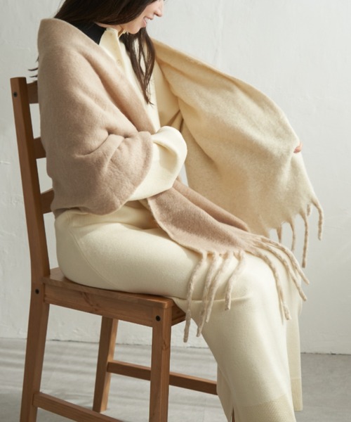 VENCEEXCHANGE（ヴァンスエクスチェンジ）の「無地バイカラーマフラー（マフラー・レディース・ベージュ/ブラウン/ピンク/ブルー/ワイン・FREE）」の13枚目の写真